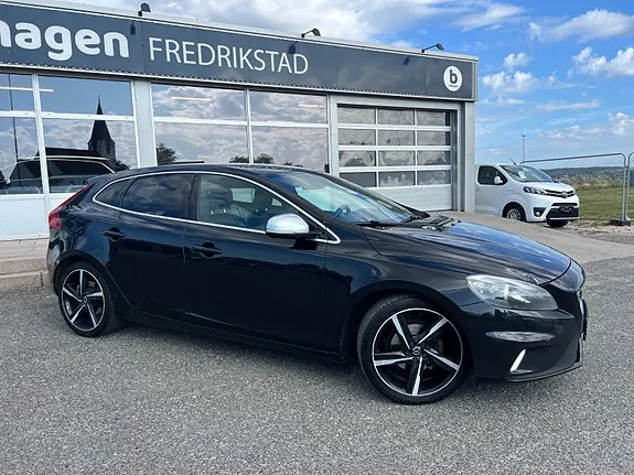 Volvo V40 2013 photo 2