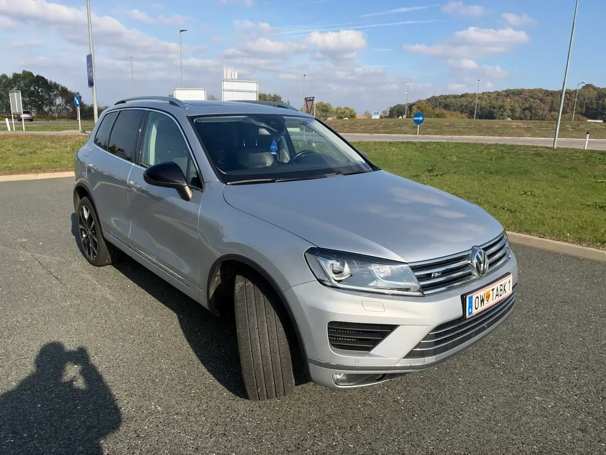 Volkswagen Touareg 2015 photo 2