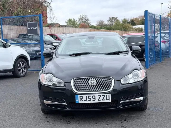 Jaguar Xf 2010 photo 2