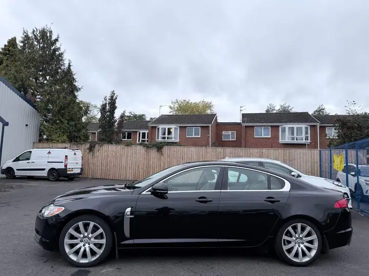 Jaguar Xf 2010 photo 5