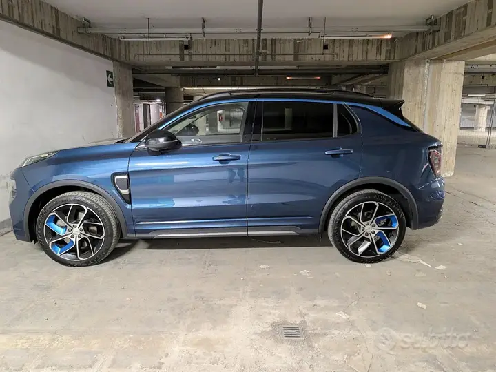 Lynk & Co 01