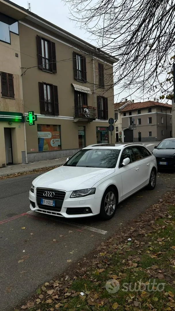 Audi A4 2010 photo 3