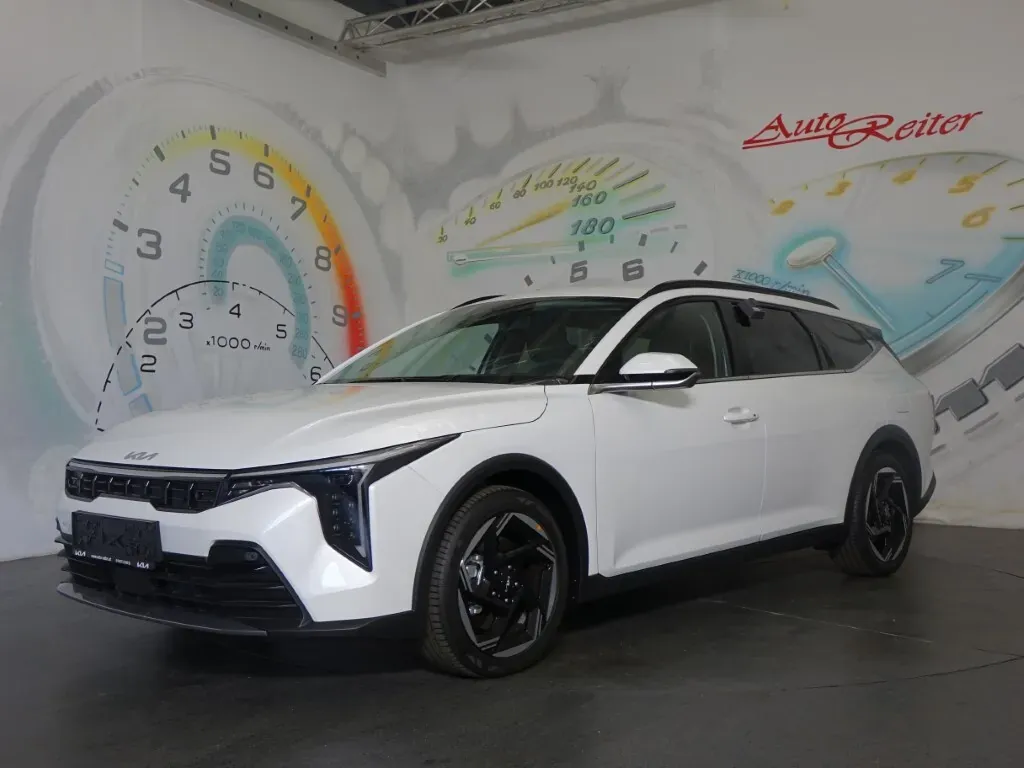 Kia K4 photo 3