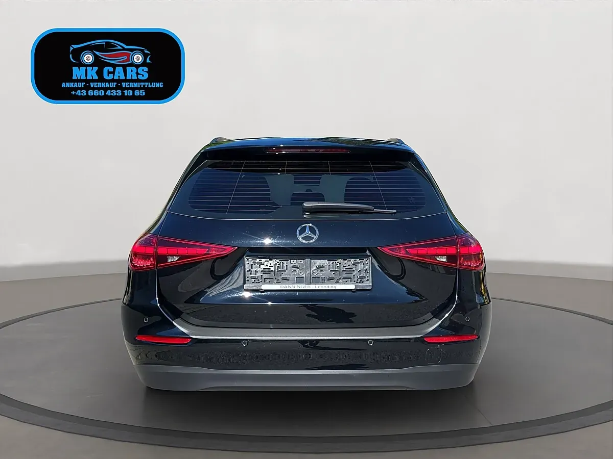Mercedes-Benz C-Class 2023 photo 4