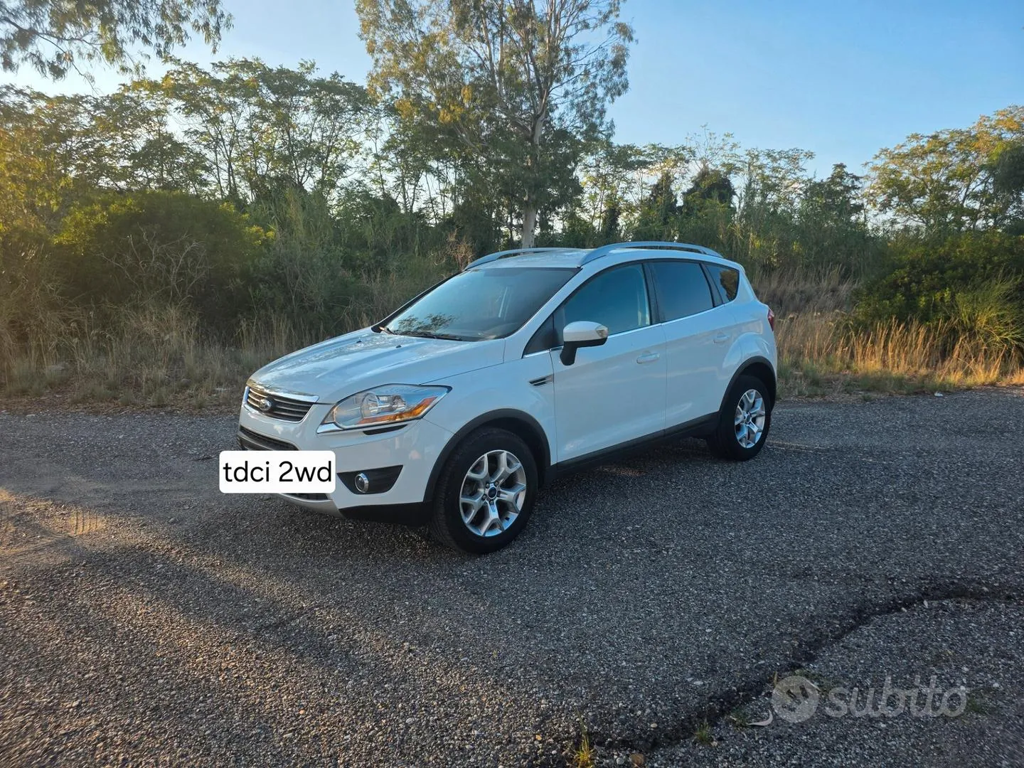 Ford Kuga 2012 photo 2