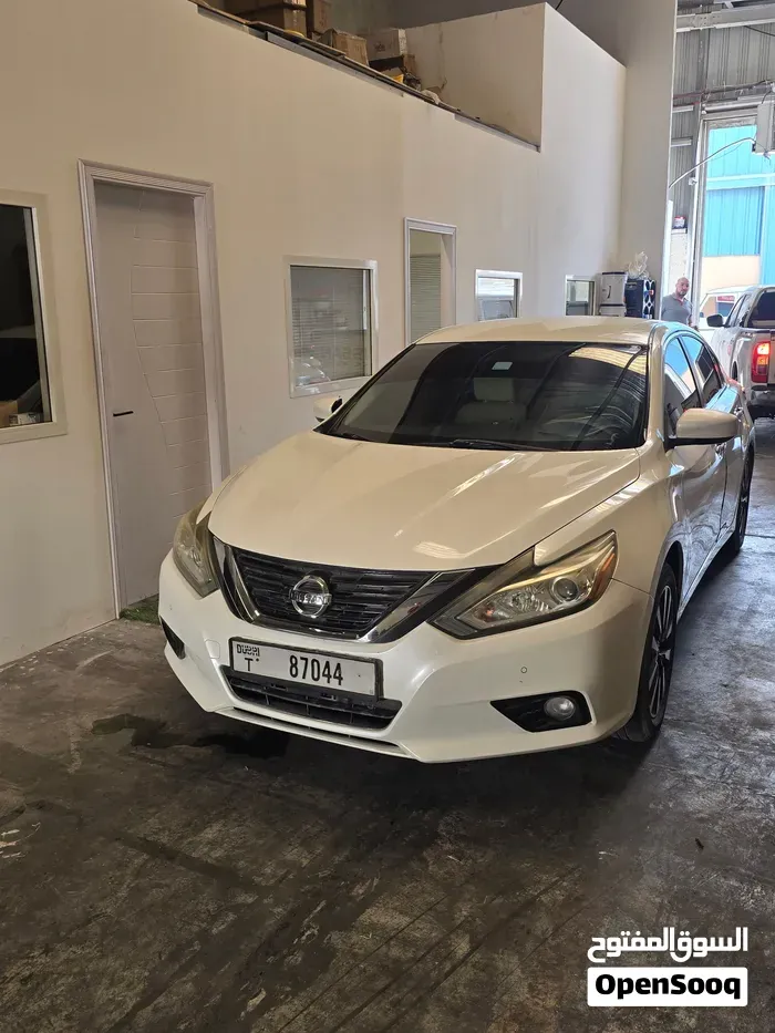 Nissan Altima 2017 photo 2