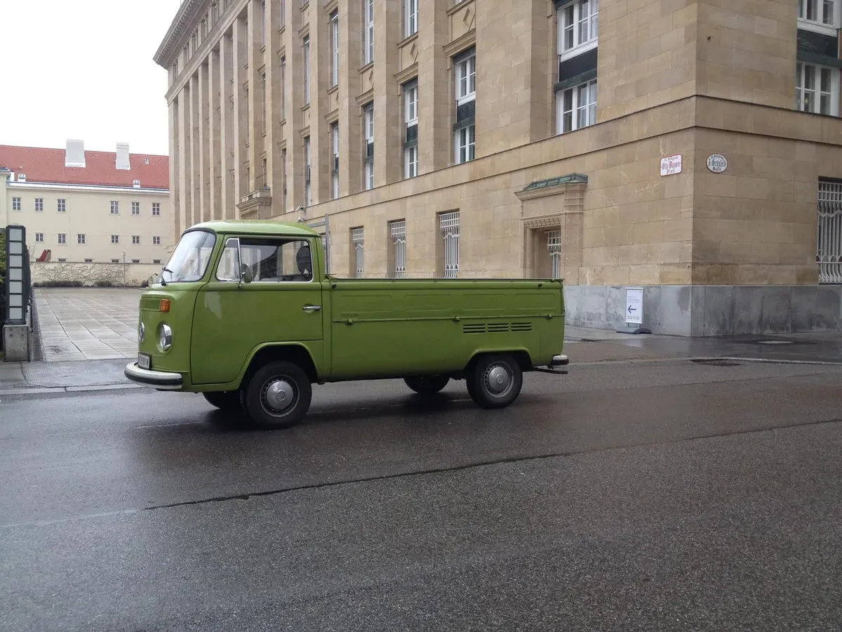 Volkswagen T2 1978 photo 3