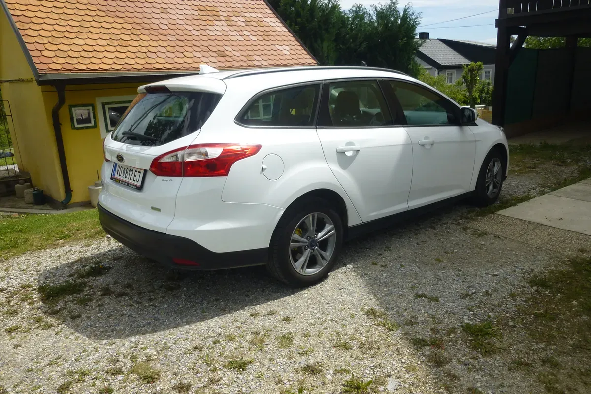Ford Focus 2013 photo 2