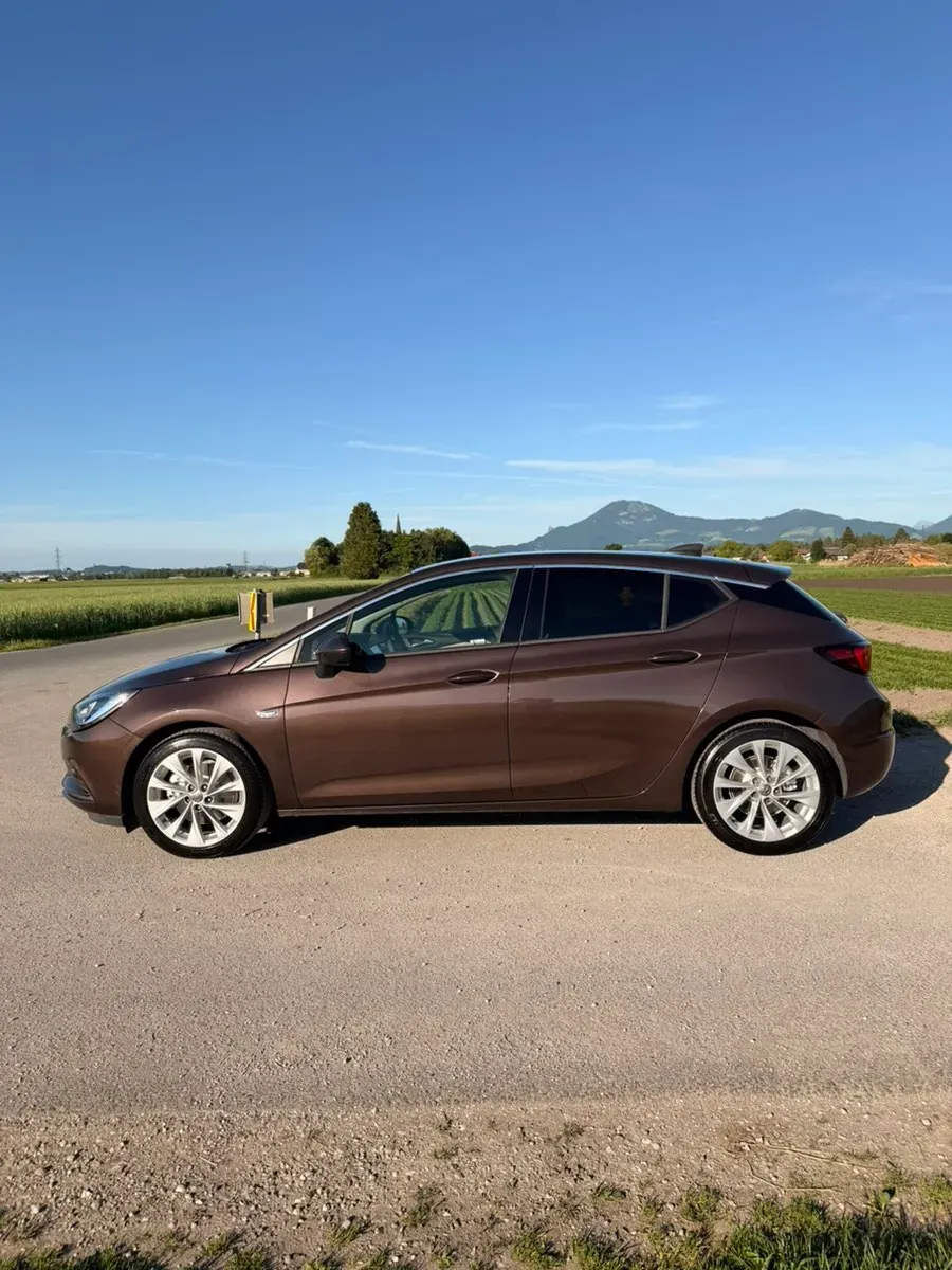 Opel Astra 2015 photo 2