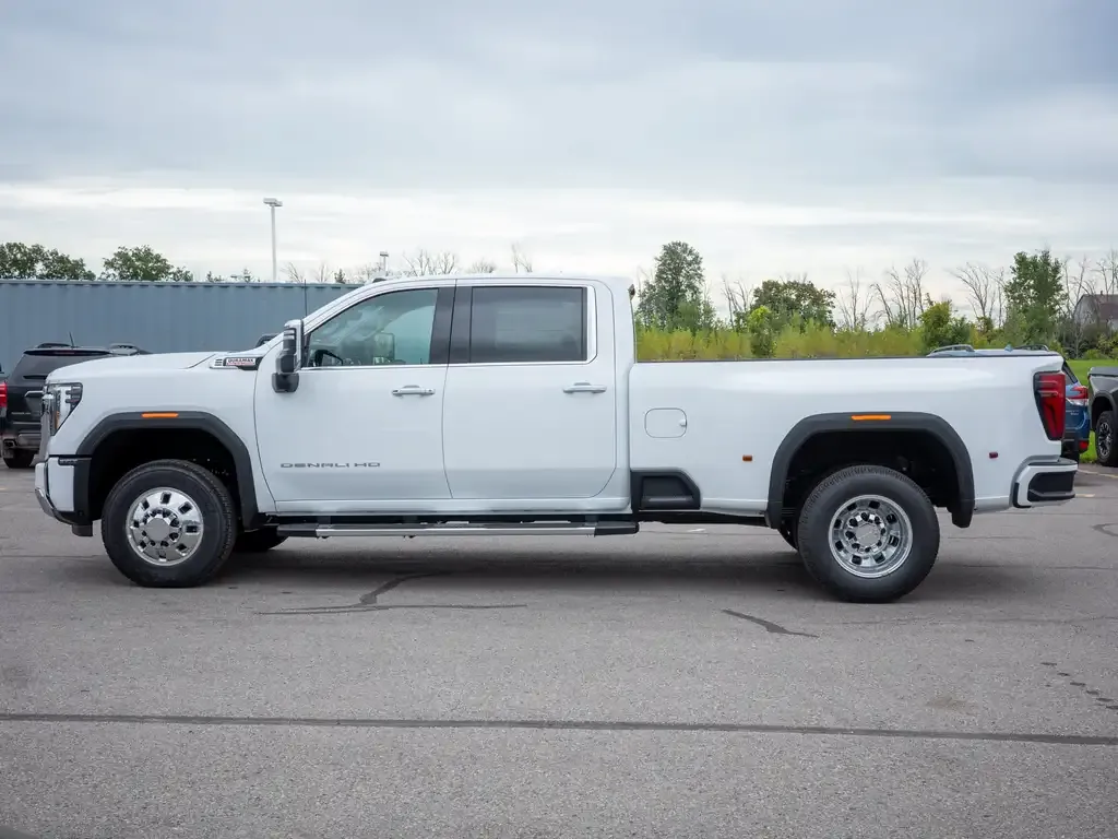 GMC Sierra 3500Hd 2026 photo 5