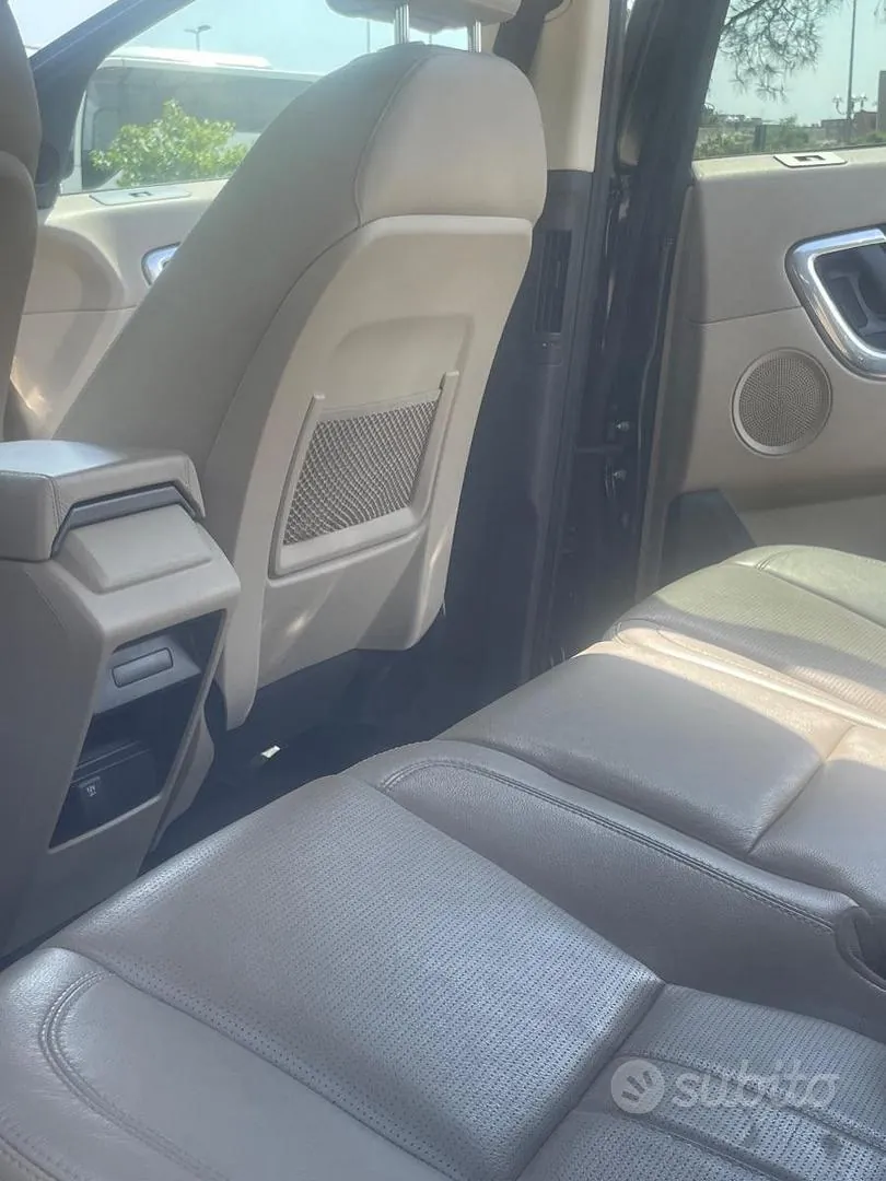 Land Rover Discovery Sport 2016 photo 2