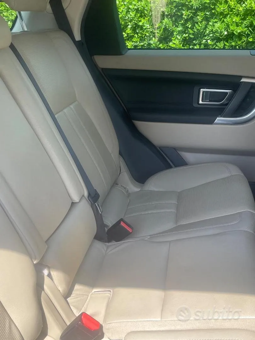 Land Rover Discovery Sport 2016 photo 3