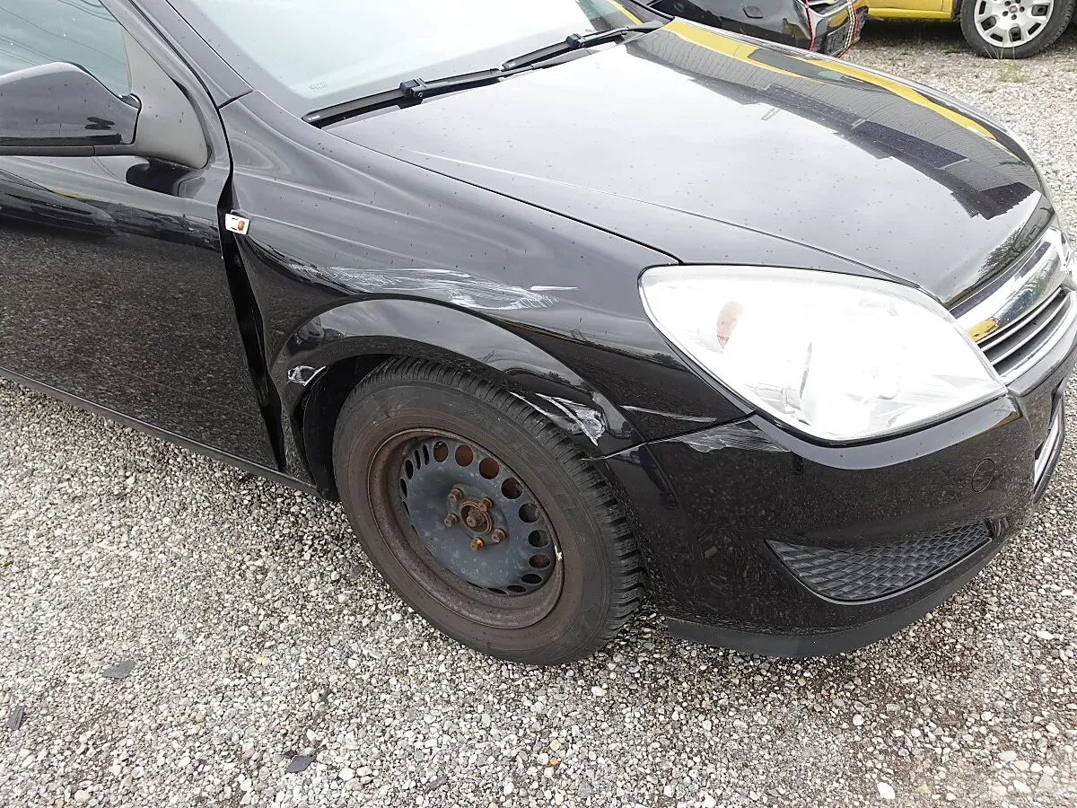 Opel Astra 2010 photo 3