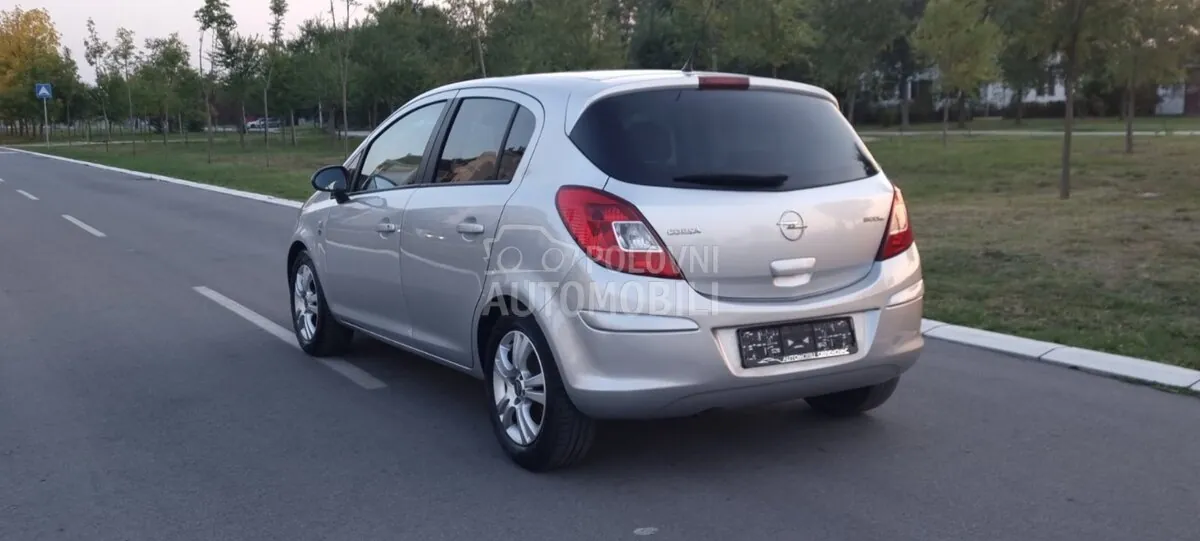 Opel Corsa D 2011 photo 3