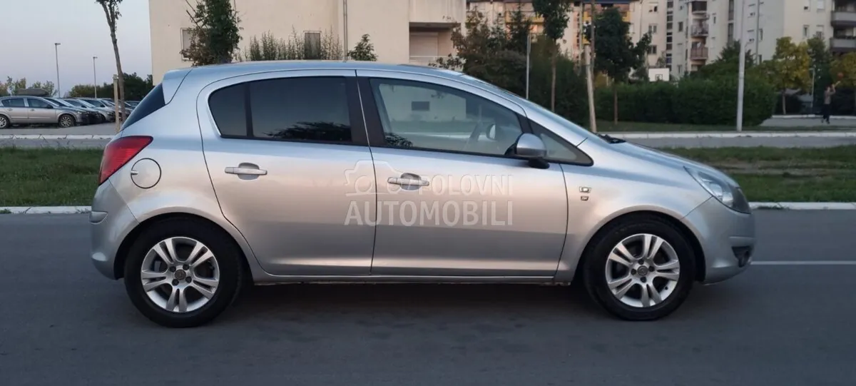 Opel Corsa D 2011 photo 4