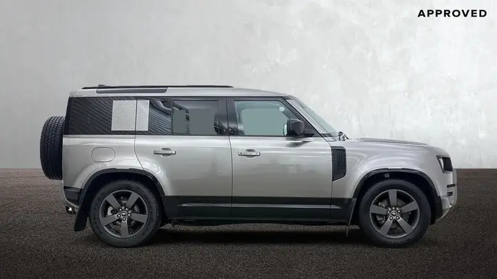Land Rover Defender 110 2025 photo 5