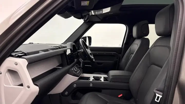 Land Rover Defender 110 2025 photo 3