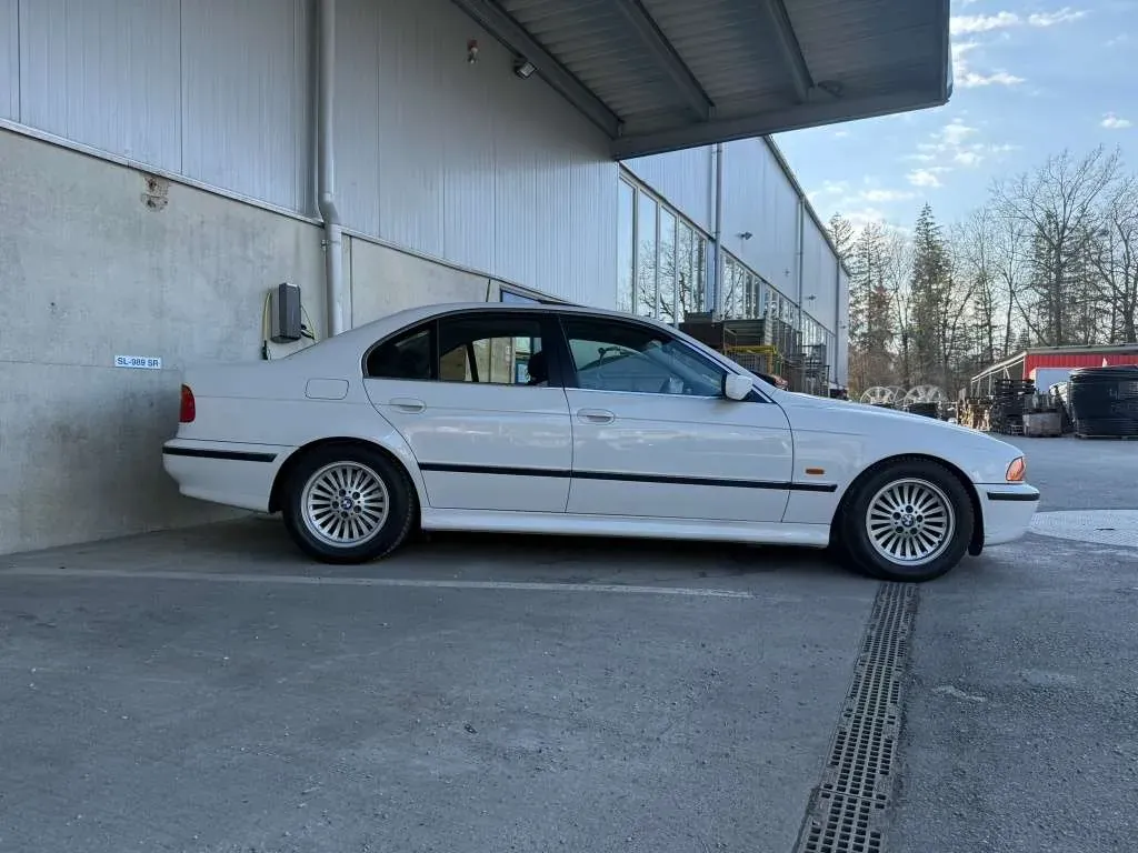 BMW 5Er-Reihe 523I 1998 photo 3