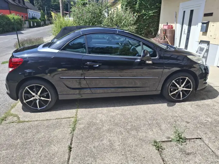 Peugeot 207 2010 photo 3