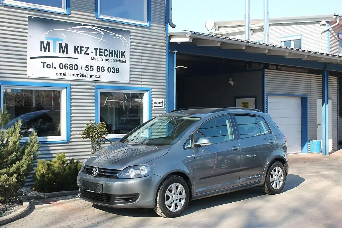 Volkswagen Golf 2011 photo 3
