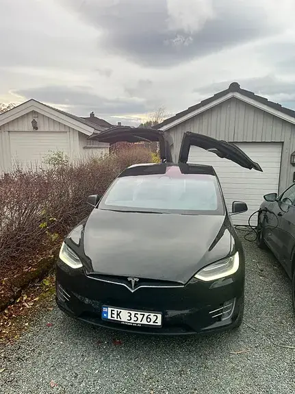 Tesla Model X 2017 photo 2
