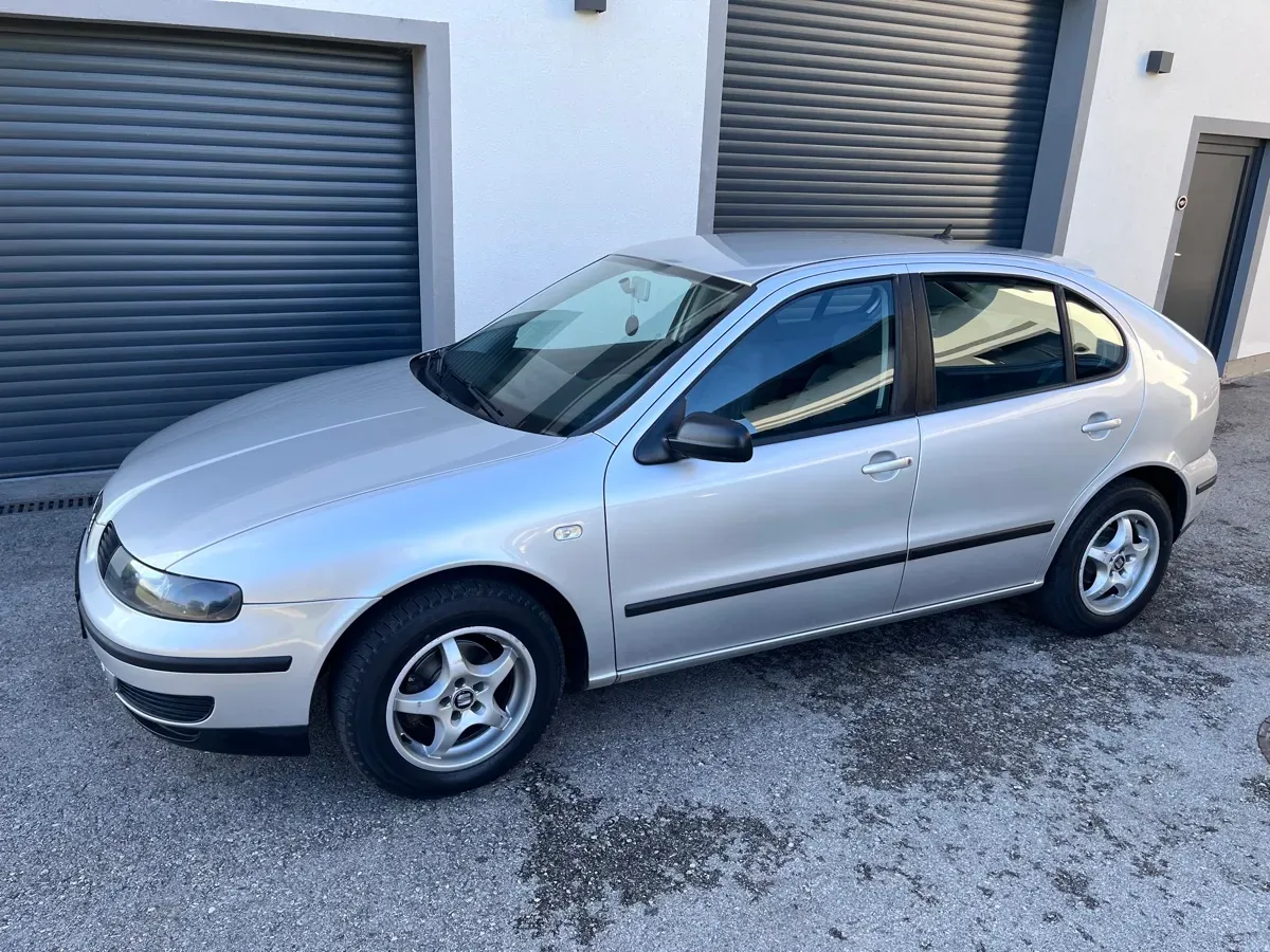Seat Leon 2000 photo 2