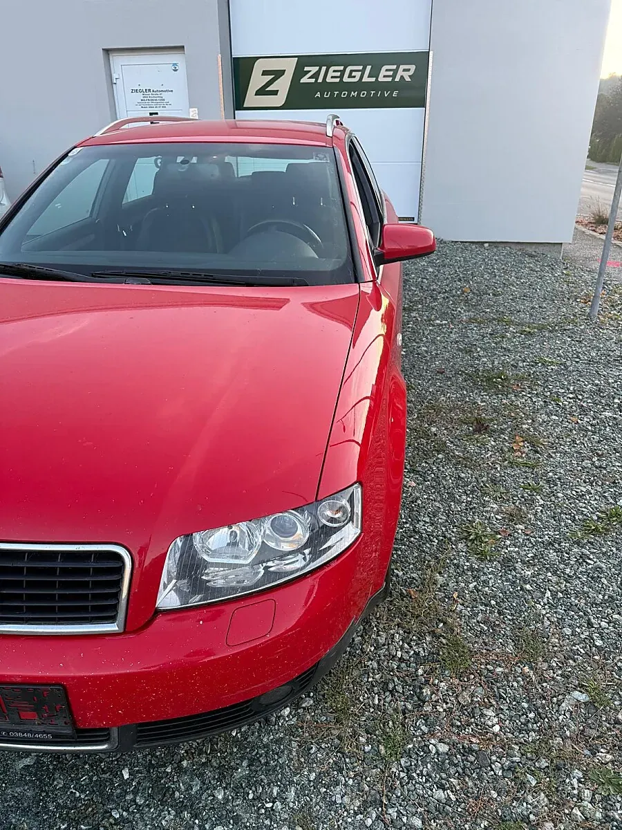 Audi A4 2003 photo 2
