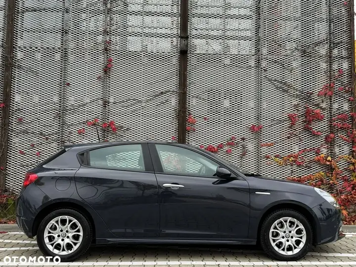Alfa Romeo Giulietta 2016 photo 5