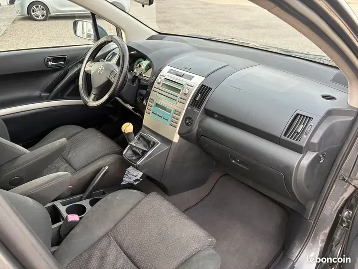 Toyota Corolla Verso 2008 photo 5