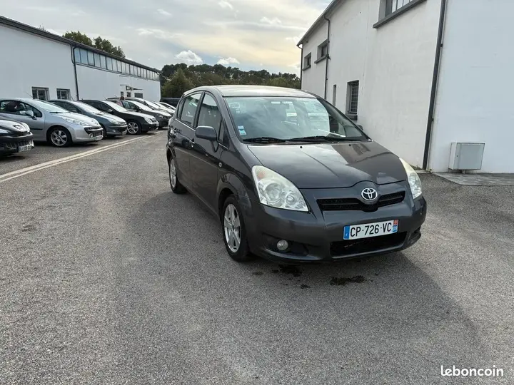Toyota Corolla Verso 2008 photo 2