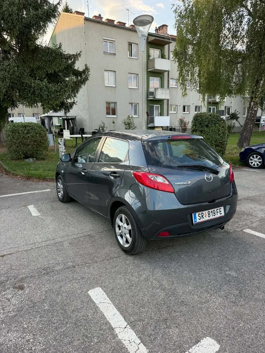 Mazda Mazda2 2008 photo 3
