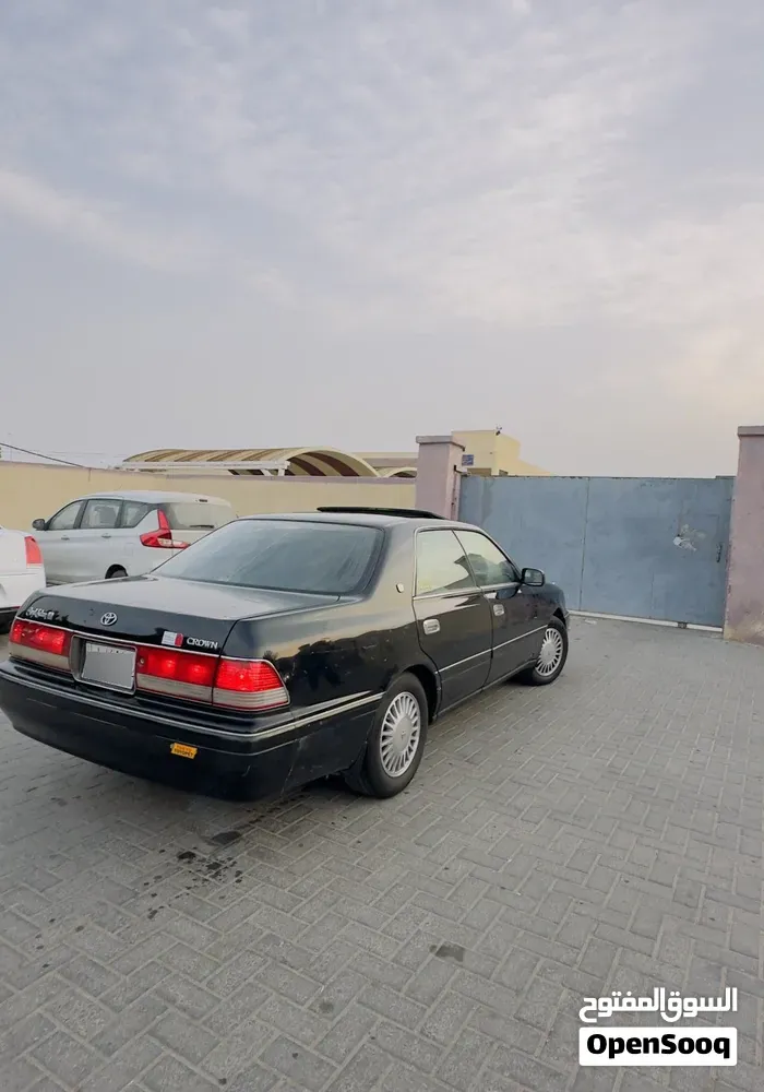 Toyota Crown 1997 photo 3