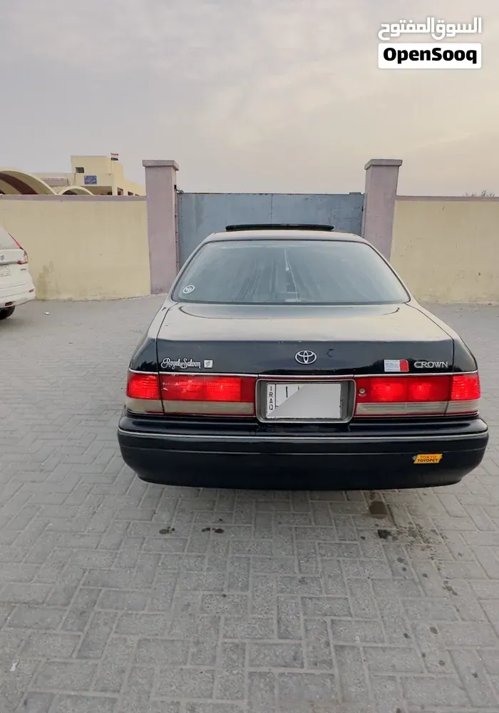 Toyota Crown 1997 photo 2