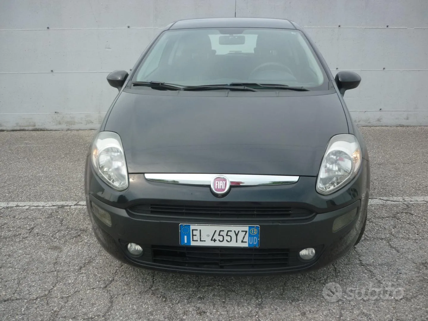 Fiat Punto 2012 photo 2