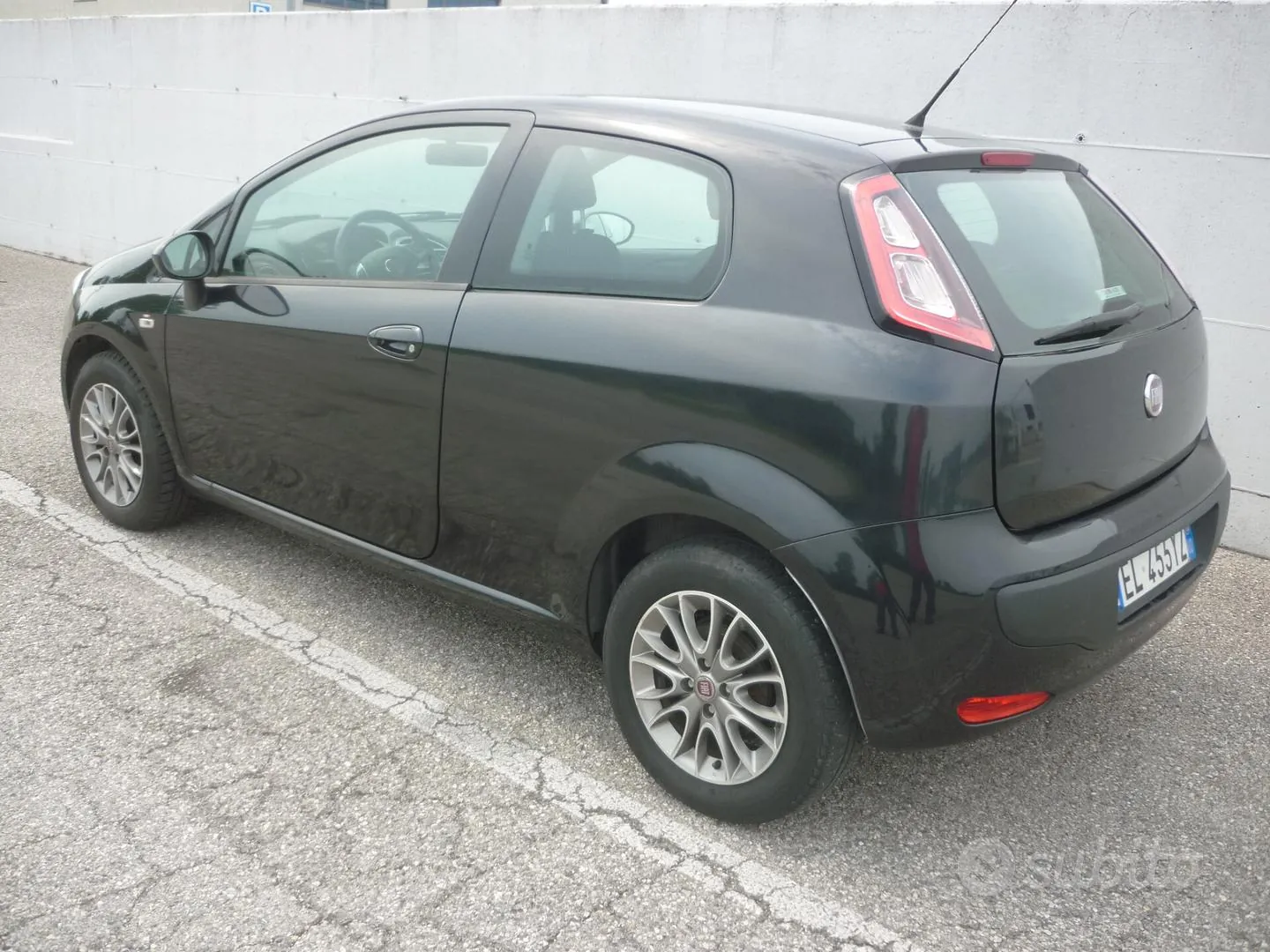 Fiat Punto 2012 photo 3