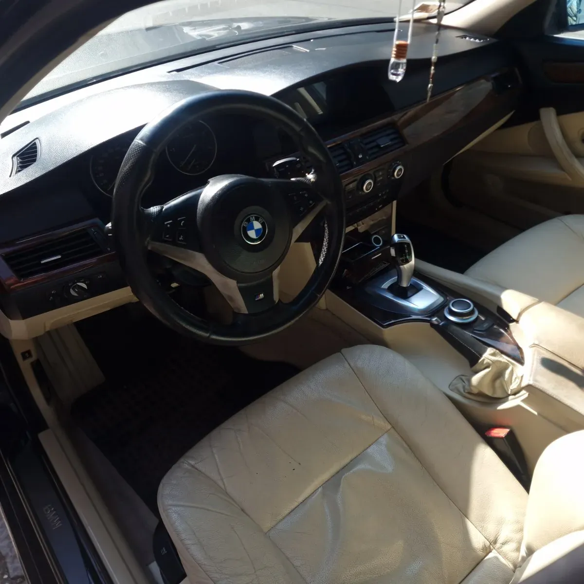 BMW 5 Series 2008 photo 2