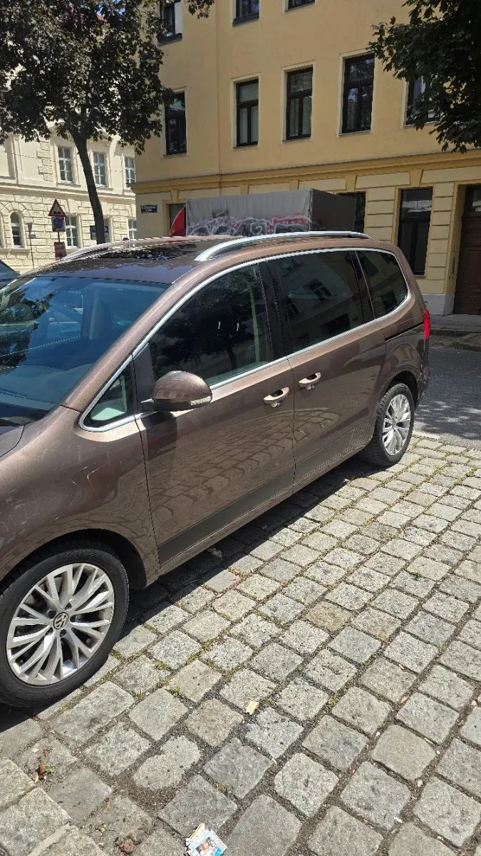 Volkswagen Sharan 2011 photo 3
