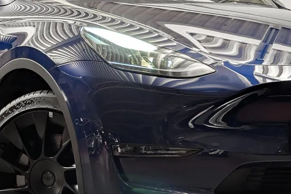 Tesla Model Y 2023 photo 2