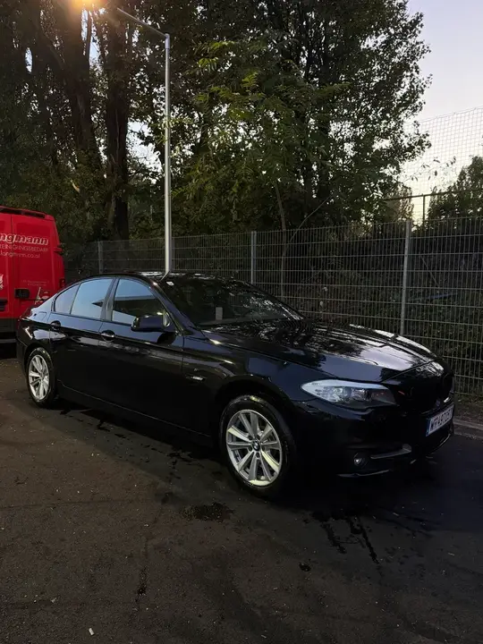 BMW 5 Series 2010 photo 2