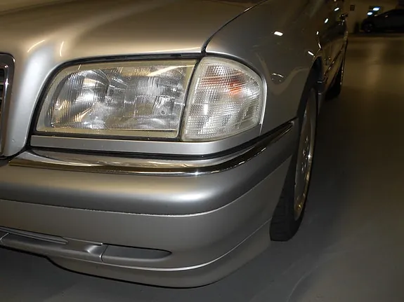 Mercedes-Benz C240 1996 photo 4