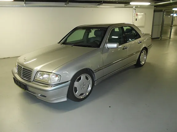 Mercedes-Benz C240