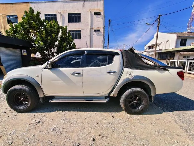 Mitsubishi Triton