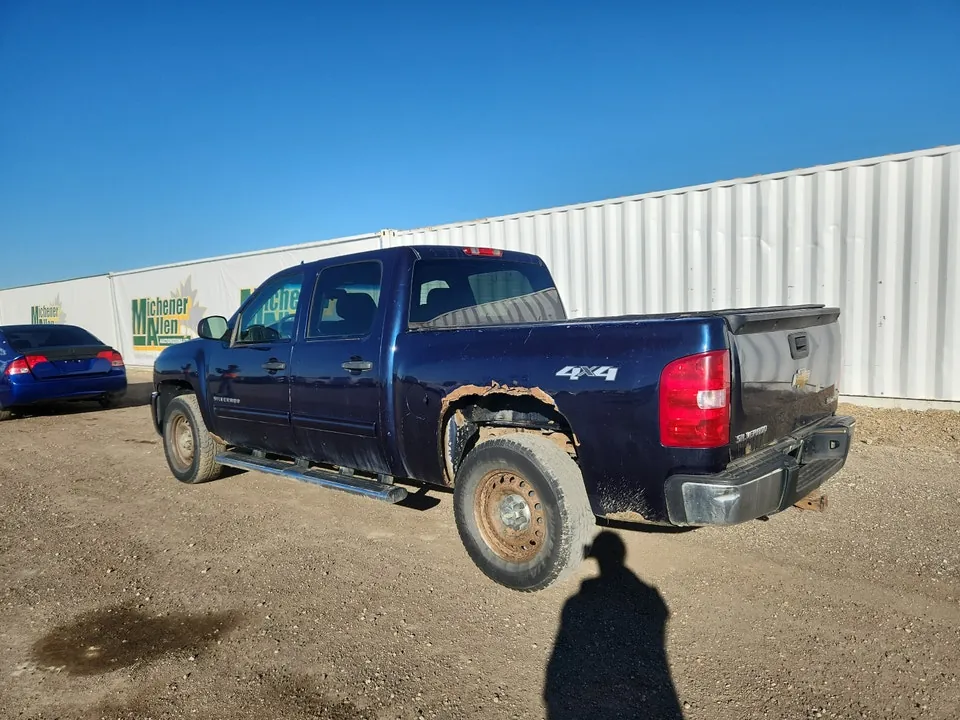 Chevrolet Silverado 1500 2011 photo 2