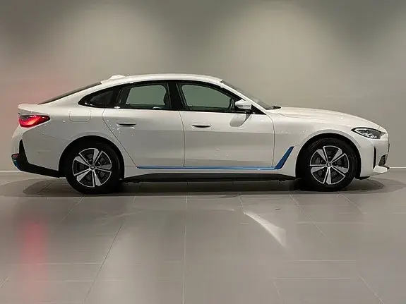 BMW I4 2024 photo 3