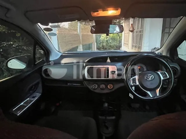 Toyota Vitz 2016 photo 4
