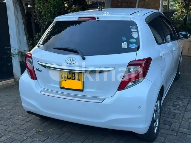 Toyota Vitz 2016 photo 2
