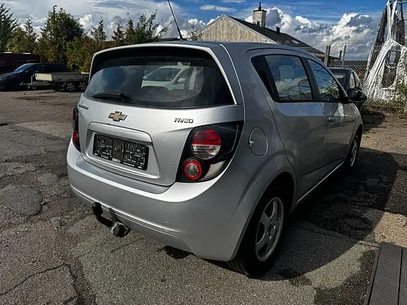 Chevrolet Aveo 2011 photo 4