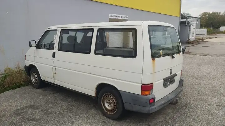 Volkswagen T4 2000 photo 2