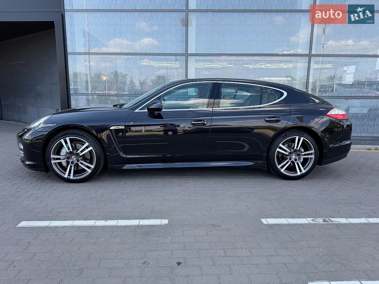 Porsche Panamera 2012 photo 4