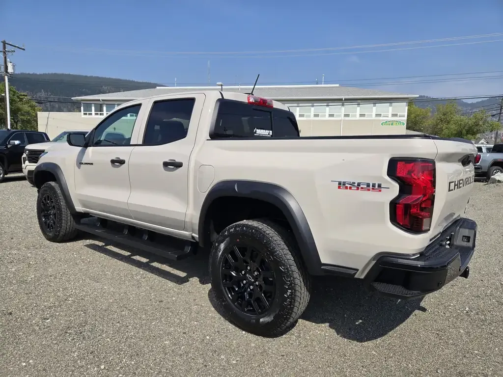 Chevrolet Colorado 2026 photo 3